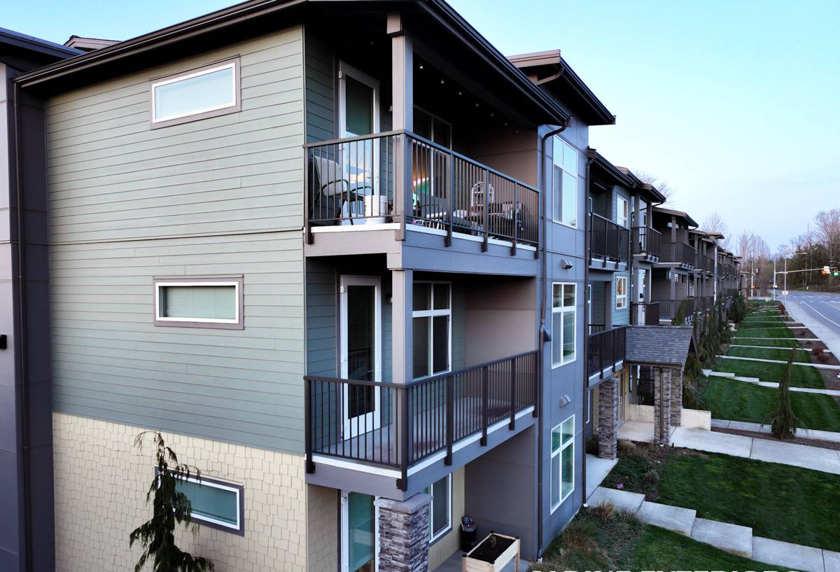 Seattle Exterior Contractor roof and siding in Seattle, WA